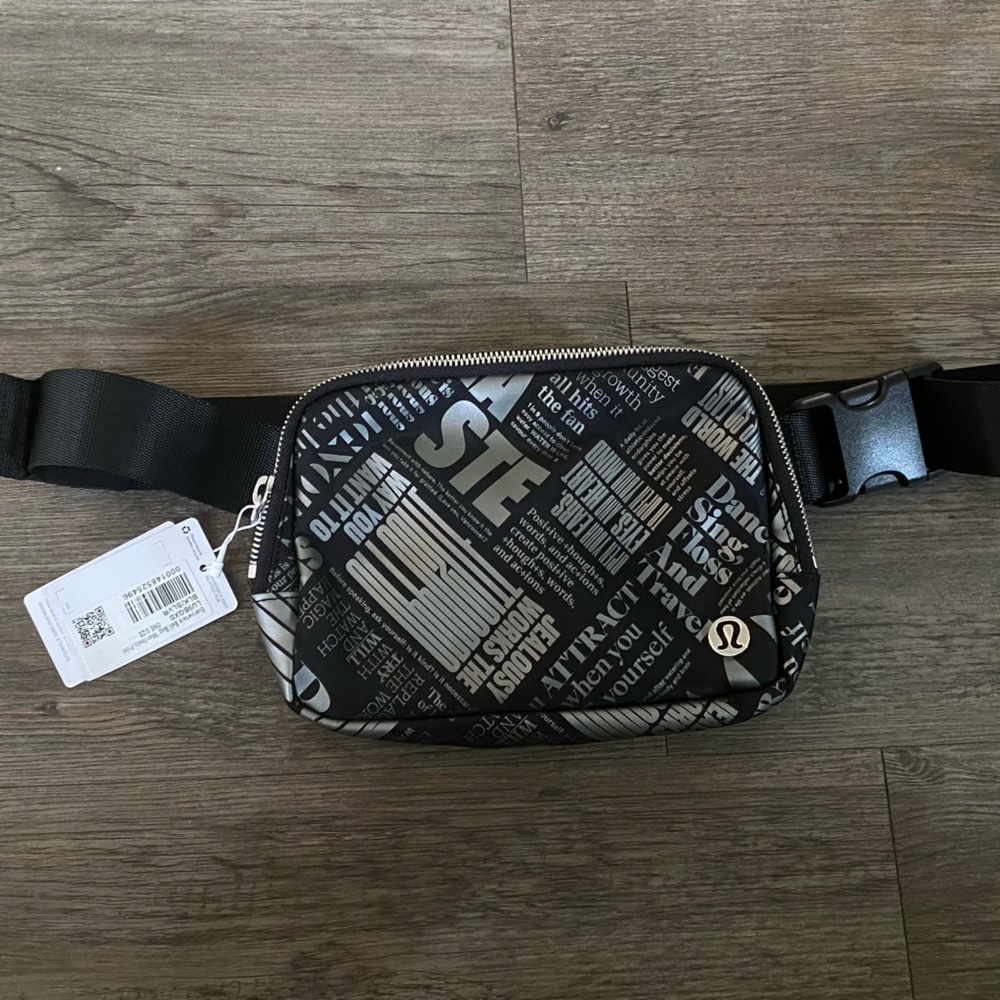 NWT Lululemon Manifesto everywhere bag